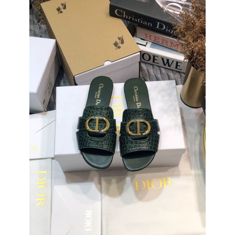 ch**an D*or slippers